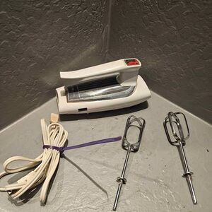 1950s General Electric 3 Speed Hand Mixer